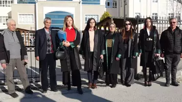 Mahkeme salonunda duruşma anı