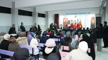 Çubuk'ta karne dağıtım anı