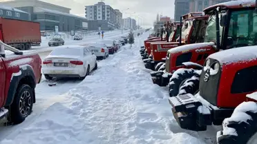 Kars’taki donmuş nehir ve buz sarkıtları