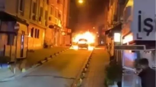 Yangın sonrası itfaiye ekipleri