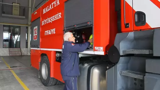 Süleyman Şahin itfaiye aracında