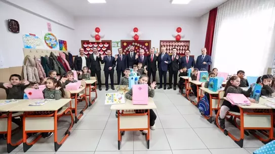 Öğrencilerin karne alışı