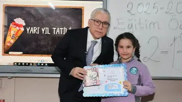 Vali Şimşek karne dağıtımında