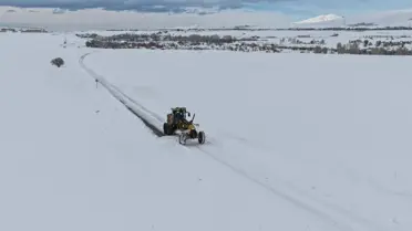 Van’da kar temizleme ekipleri çalışıyor