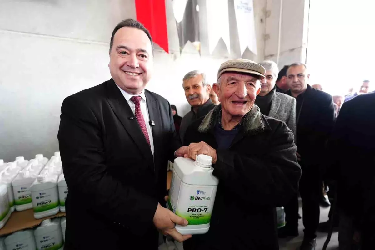 Manisa Büyükşehir Belediyesi, Don Zararına Maruz Kalan Meyve Üreticilerine %100 Hibeli Gübre Desteği Başlattı