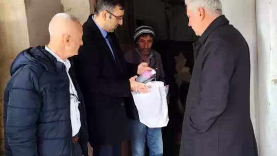 Uşak Tarım Müdürlüğü hayvancılık sahasında üreticilerle görüşme