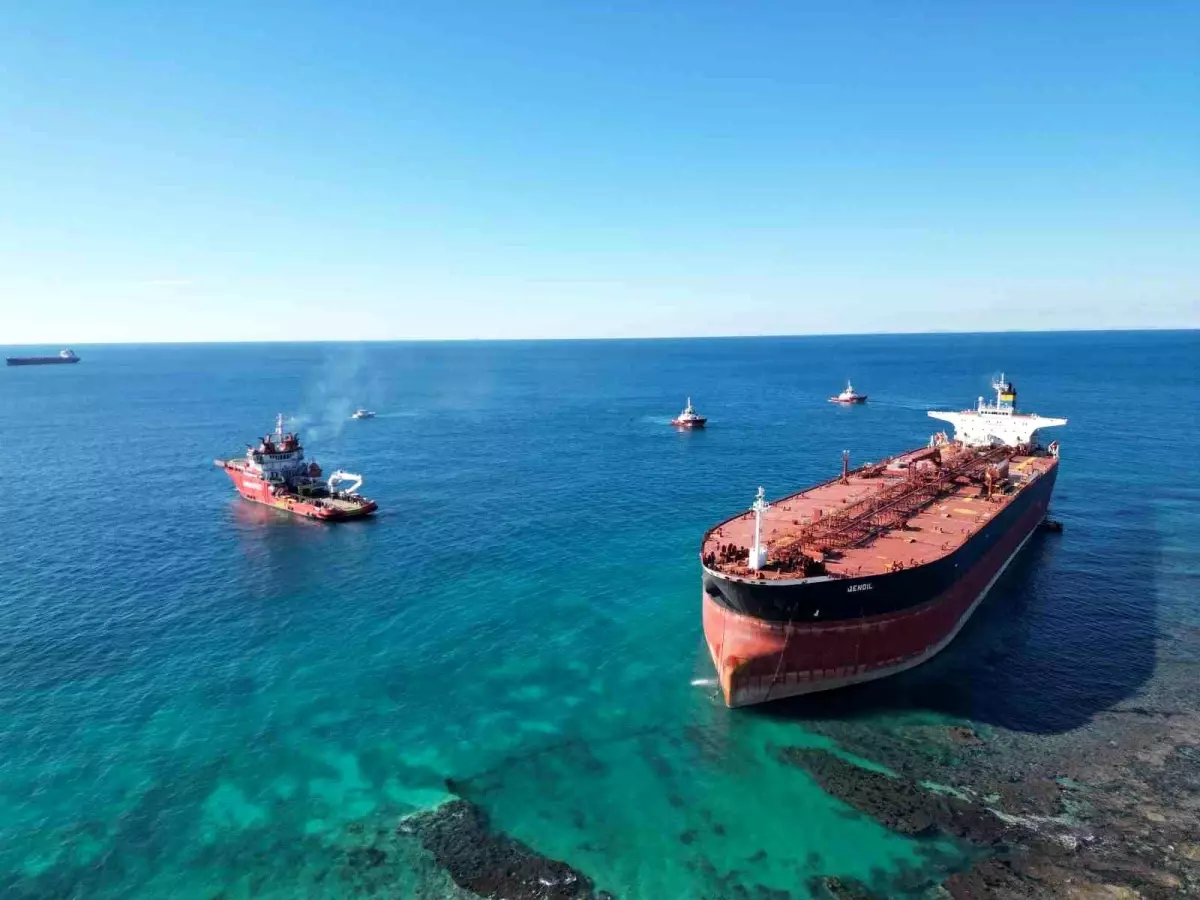 Bozcaada Açıklarında Boş Petrol Tankeri 12 Gün Sonra Kurtarıldı