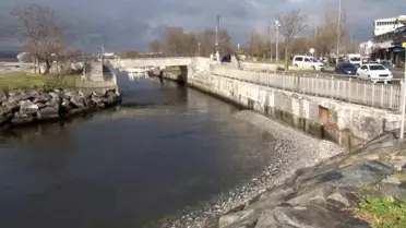 Teknelerin Menekşe Deresi'nde zor geçişi
