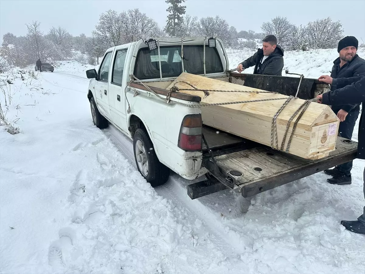 Karlı Hava Koşullarında Amasya’da Cenaze Taşıma Operasyonu