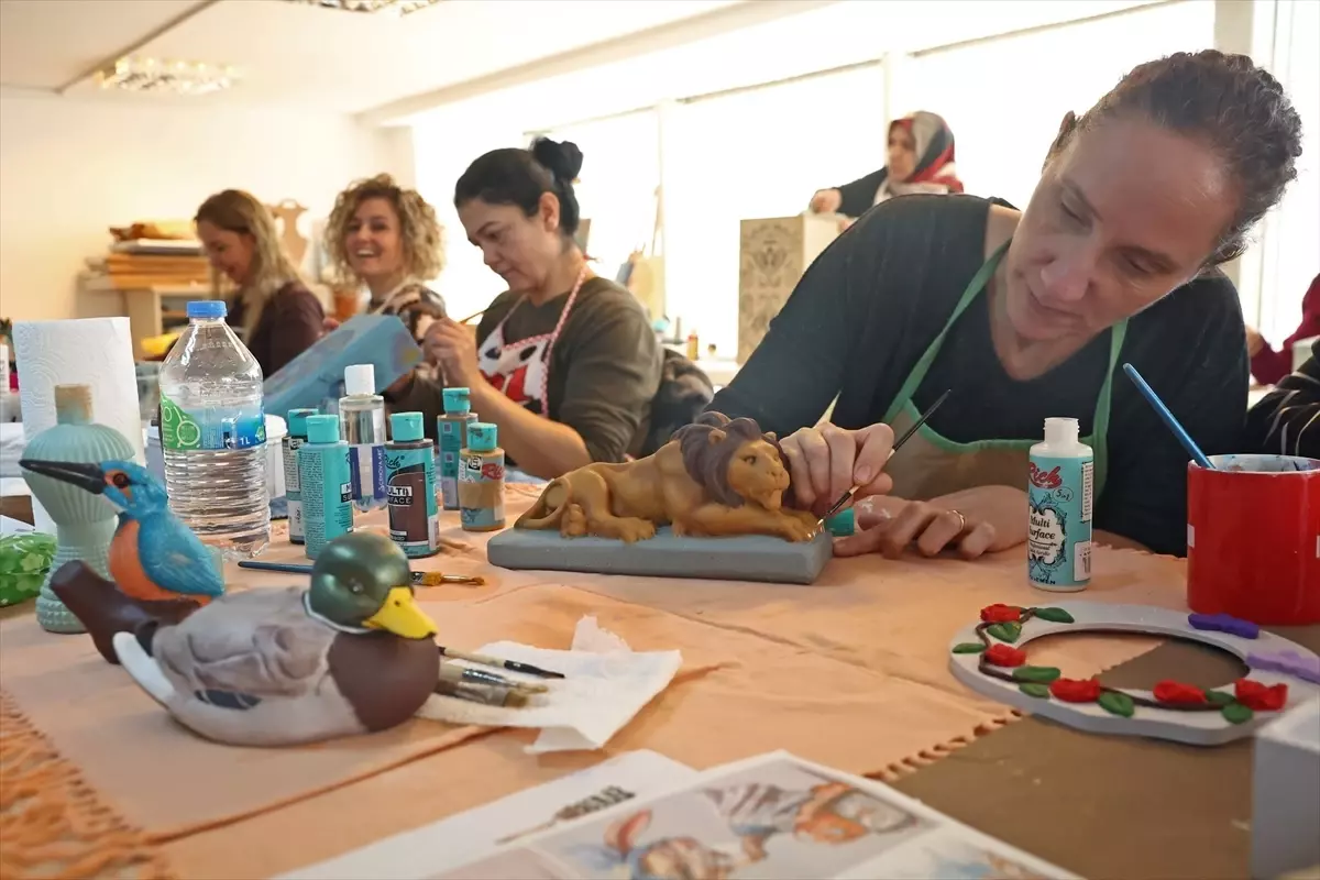 Antalya’da Kurslarla Meslek Kazanma ve Sosyalleşme Fırsatları