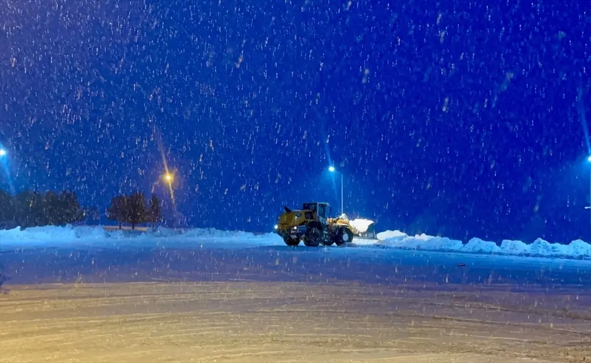 Ardahan’da Kara Yolu’nda Ağır Tonajlı Araçlar İçin Geçiş Yasağı