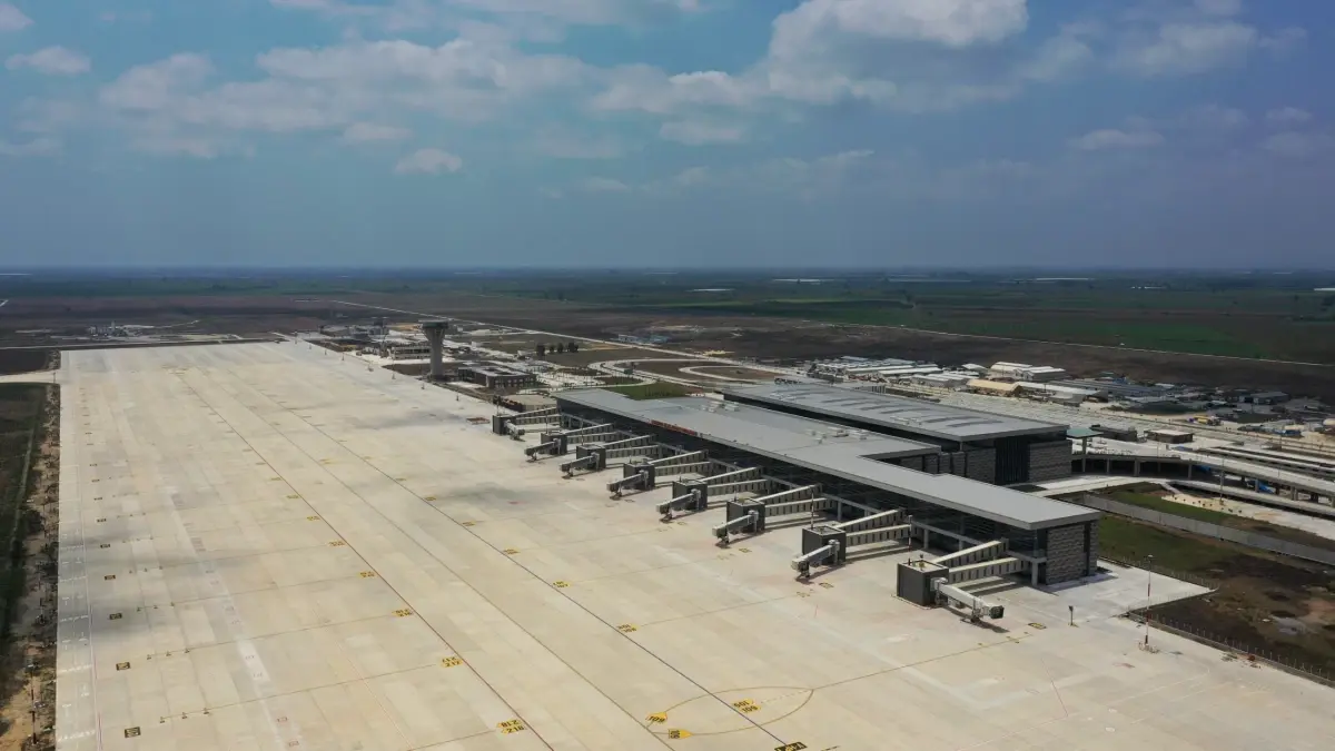 Ulaşım Bakanı Uraloğlu, Türkiye'nin Havalimanı Altyapısında Kayda Değer Gelişmeleri Açıkladı