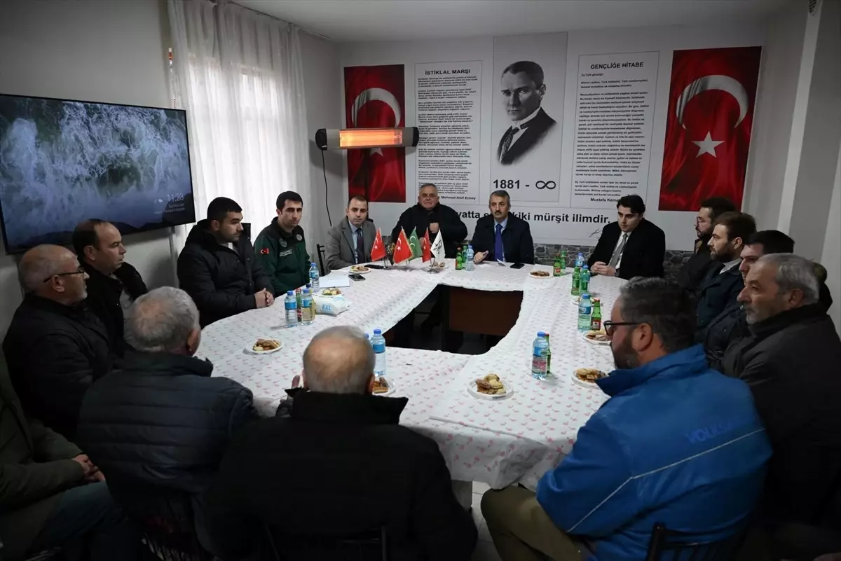 Edirne Valisi Yunus Sezer, Bosna Köyü'nde Vatandaşlarla Buluştu