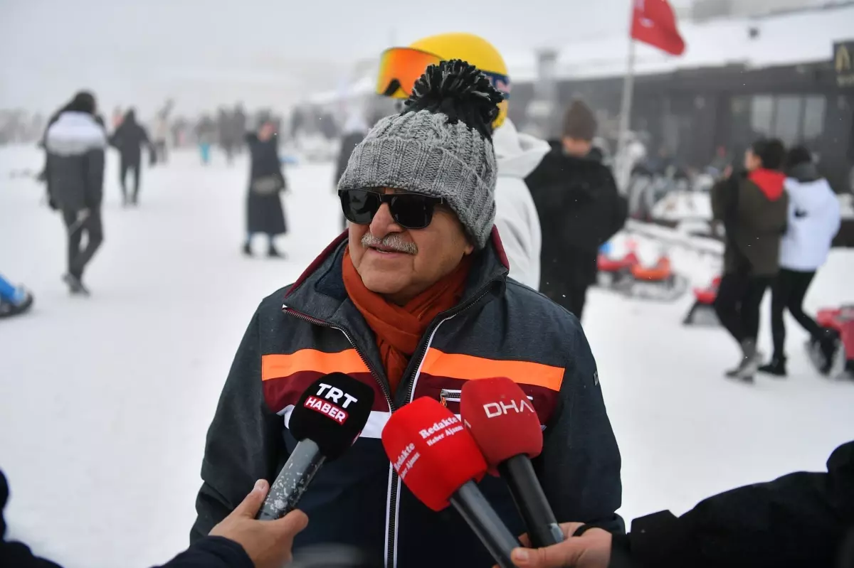Büyükkılıç, Erciyes Kayak Merkezi'nde Kış Sezonunu Değerlendirdi