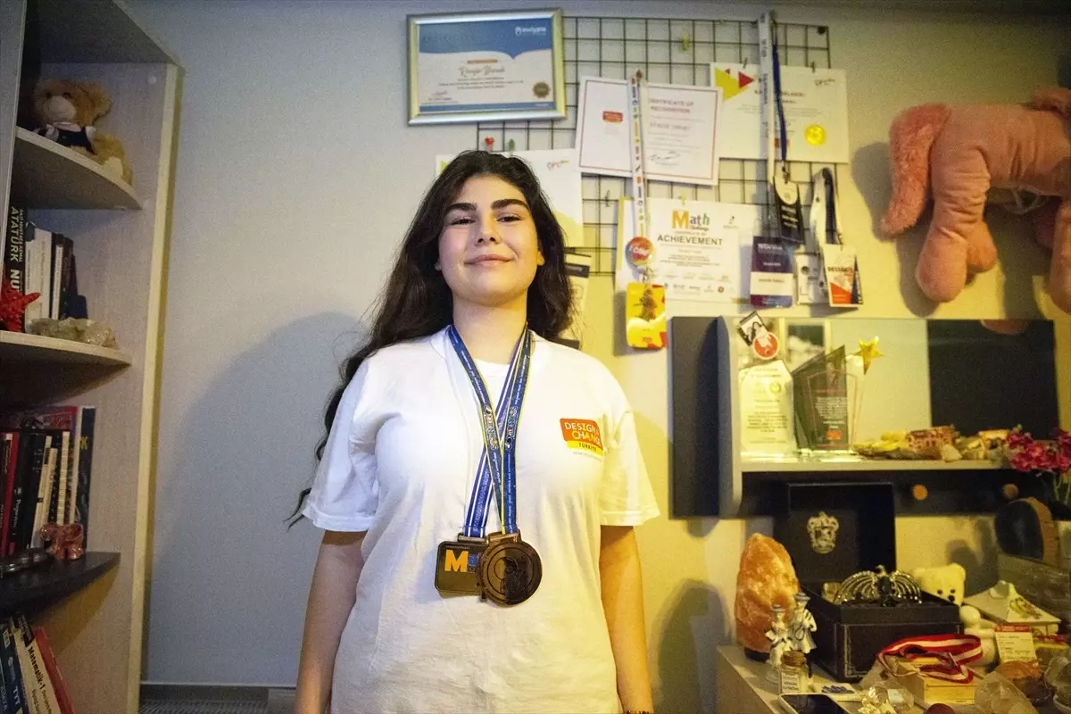 Aydın Lisesi'nden Rengin Yaralı, Texas'ta Fizik Altını Hedefliyor