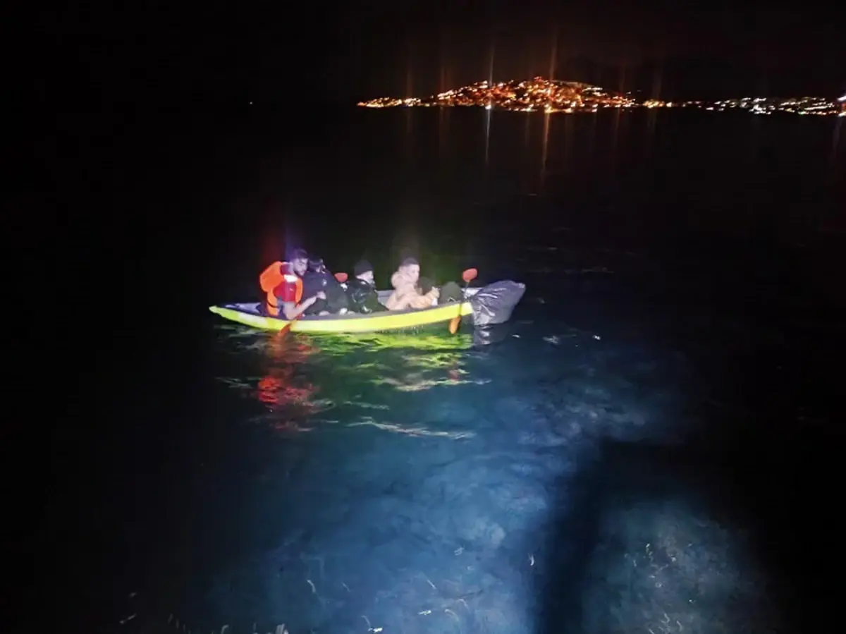 Bodrum Sahil Güvenliği, Kanoyla Kaçan Dört Göçmeni Yakalar