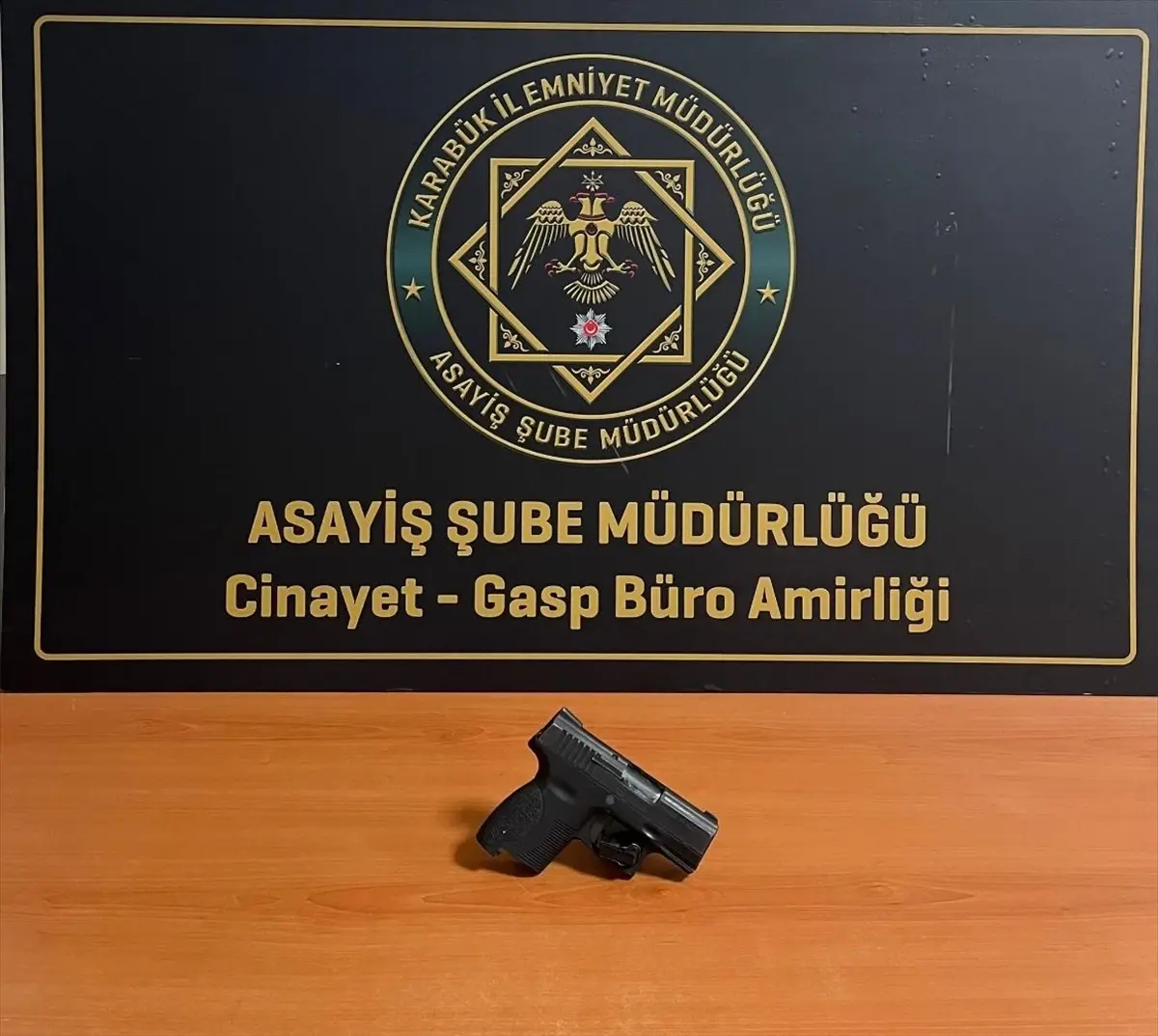 Karabük'te Polis Operasyonu: 82 Şüpheli Yakalandı, Silah ve Uyuşturucu Ele Geçirildi