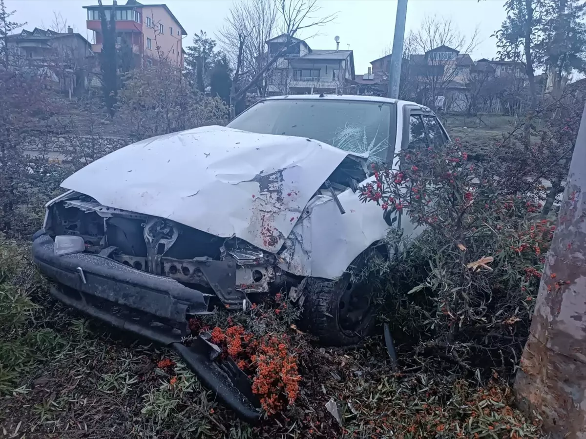 Safranbolu’da Otomobil ve Kamyonet Çarpışması 3 Yaralıyı Hastaneye Kaptı