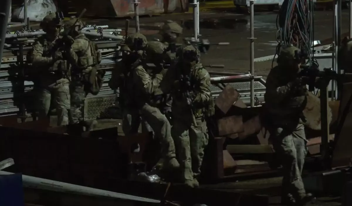 Komandoların Gerçek Zamanlı Rehine Kurtarma Tatbikatı Görüntülendi