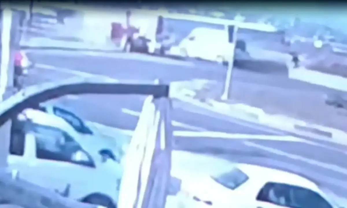 Manisa'nın Turgutlu İlçesinde Traktör ile Otomobil Çarpışması