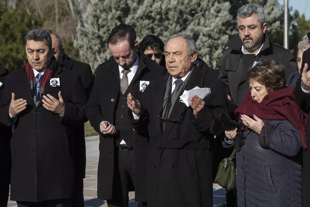 Rahşan Ecevit’in Mezarı Başında Anma Töreni Gerçekleştirildi
