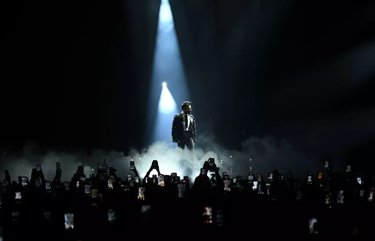 Tarkan, 7 Yıllık Aradan Sonra İstanbul’da Coşkulu Konser Verdi