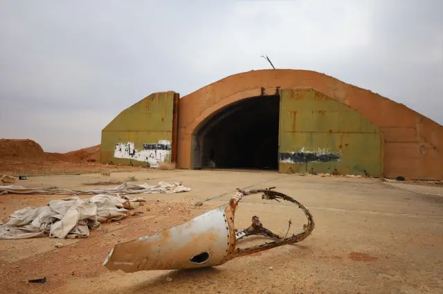 Tabka Barajı civarında askeri konumlar