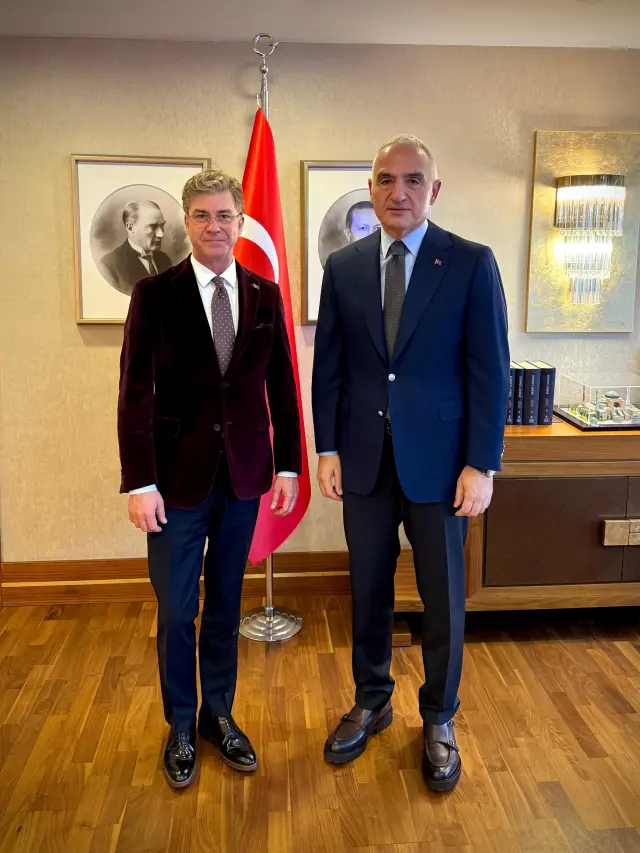 Tan Sağtürk ile Bakan Ersoy