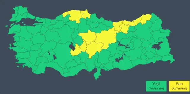 Kar yağışı nedeniyle zorlanan sürücüler