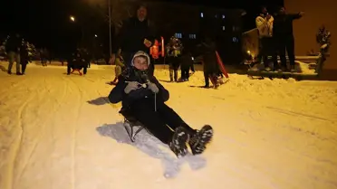 Kızak yarışı sırasında heyecanlı anlar