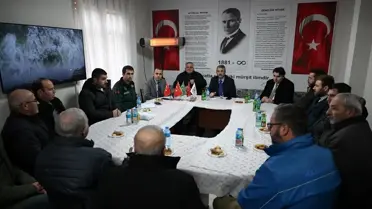 Vali Sezer köydeki çiftçilerle diyalog kuruyor