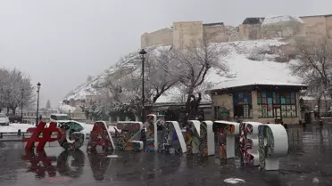 Karla kaplı Gaziantep yolları