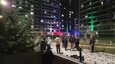 Olay yerinde inceleme yapan polis memurları