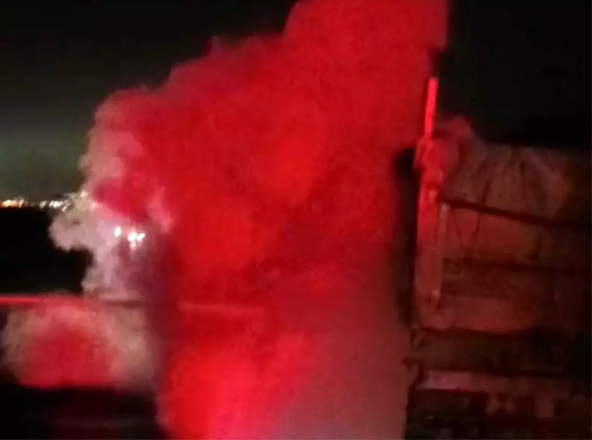 Malatya Akçadağ’da Amonyum Nitrat Yüklü Tırde Çıkan Yangın Kontrol Altına Alındı