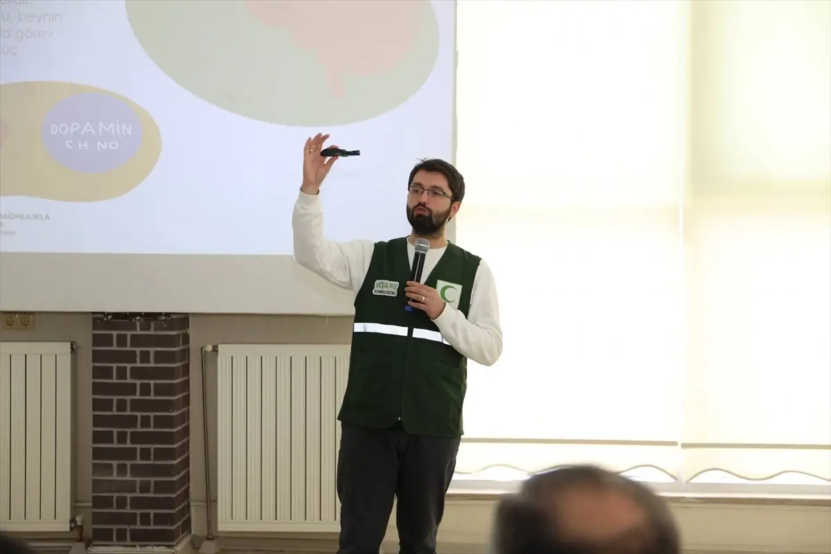 Bafra’da Bağımlılık Mücadelesi Semineri Toplumsal Farkındalığı Artırdı