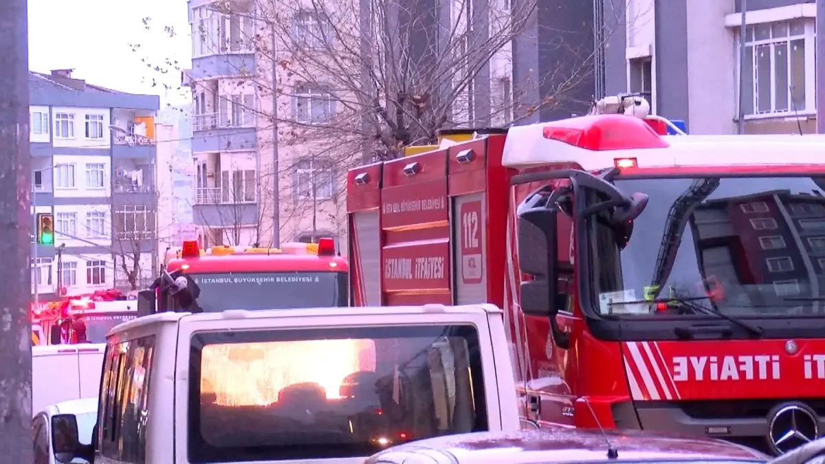 Bağcılar'da Kapatılan Hastanede Çıkan Yangın Kontrol Altına Alındı