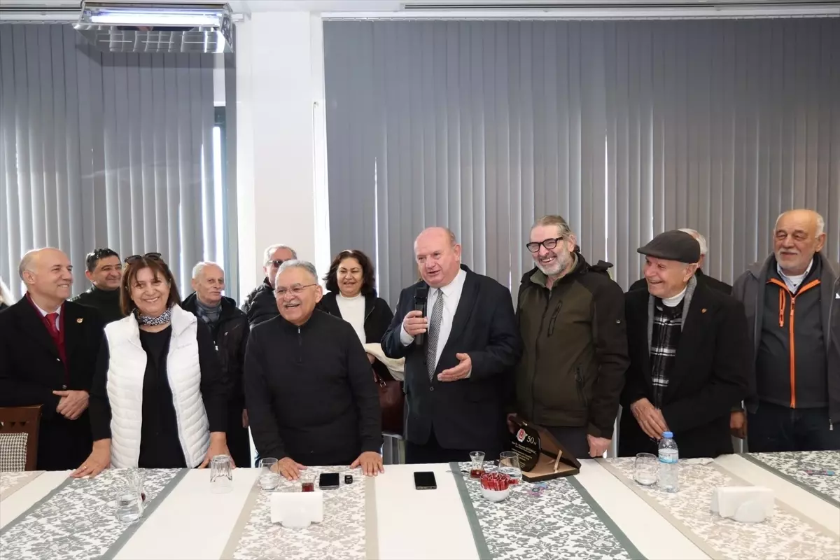 Kayseri Büyükşehir Belediye Başkanı Memduh Büyükkılıç, Çukurova Gazeteciler Cemiyeti Üyeleriyle Buluştu