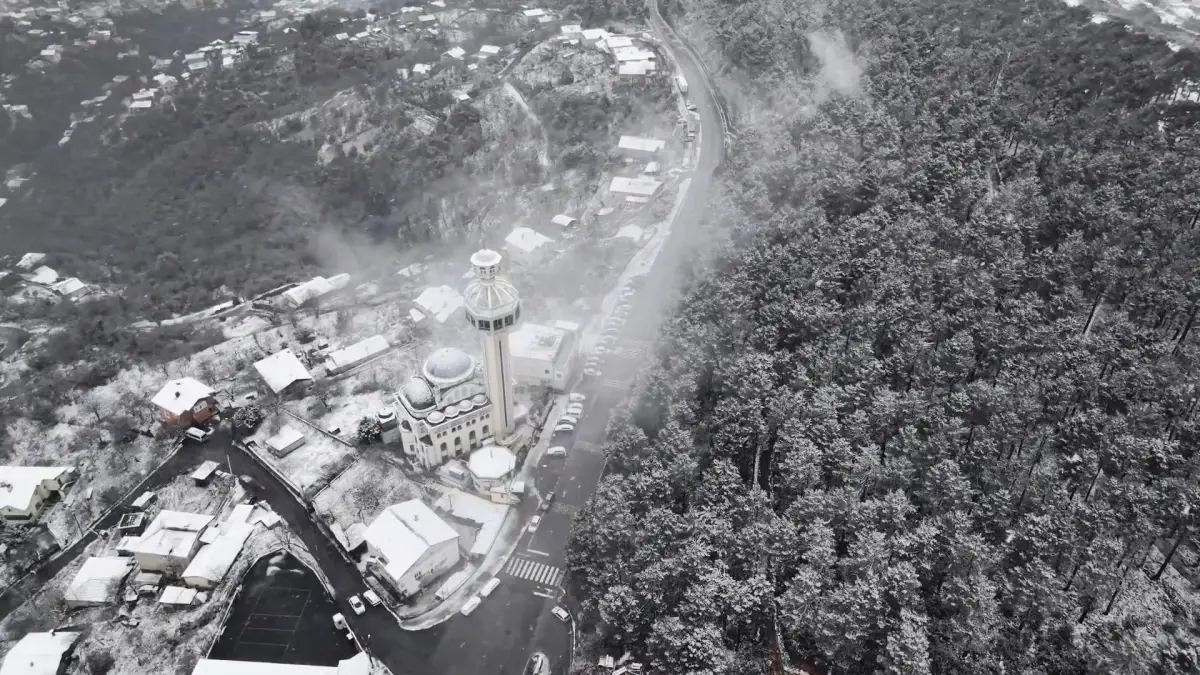 İstanbul’un Yüksek Kesimlerinde Büyüleyici Kar Manzaraları