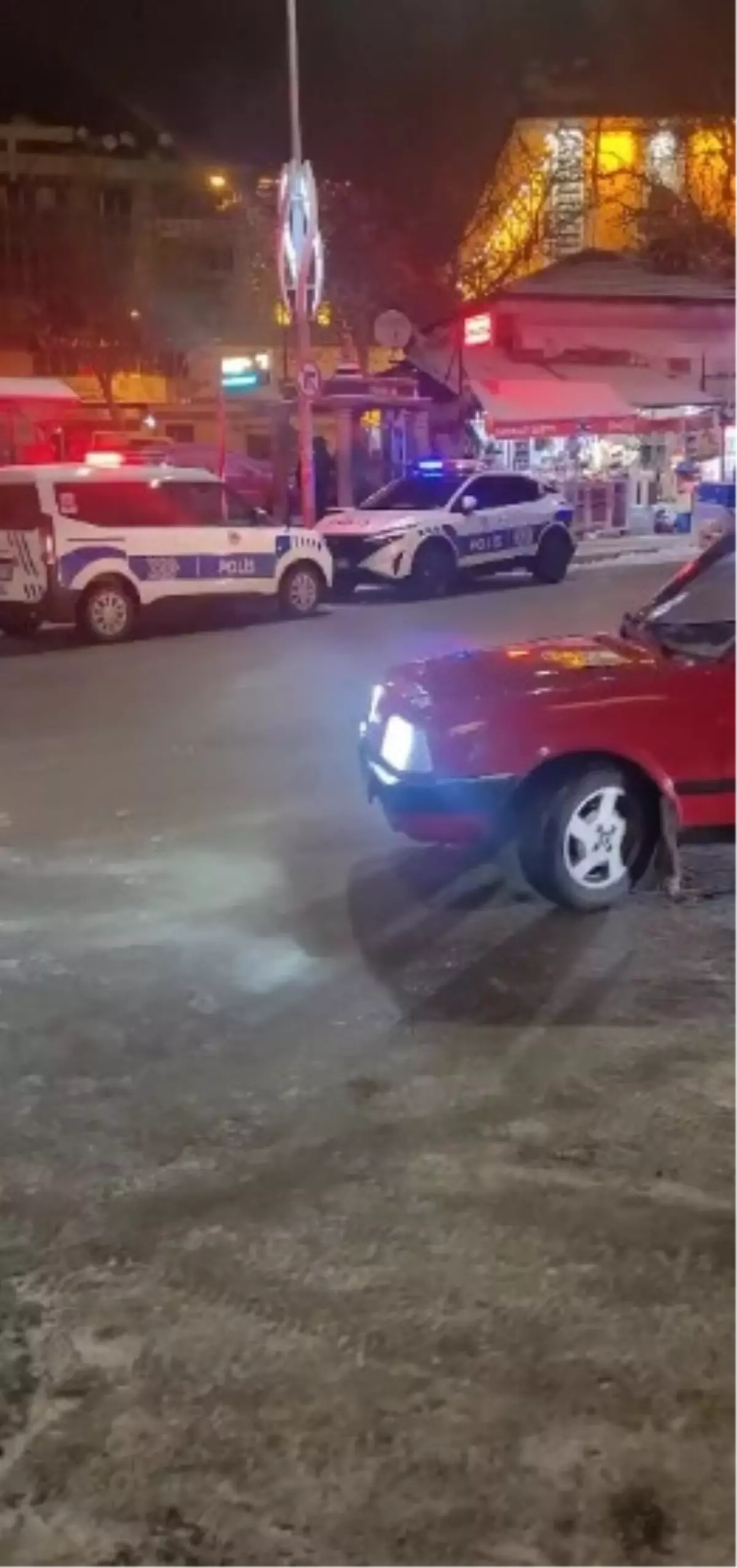 Elazığ'da Eğlence Mekanında Çıkan Sopalı ve Bıçaklı Kavga 4 Yaralıyla Sonuçlandı