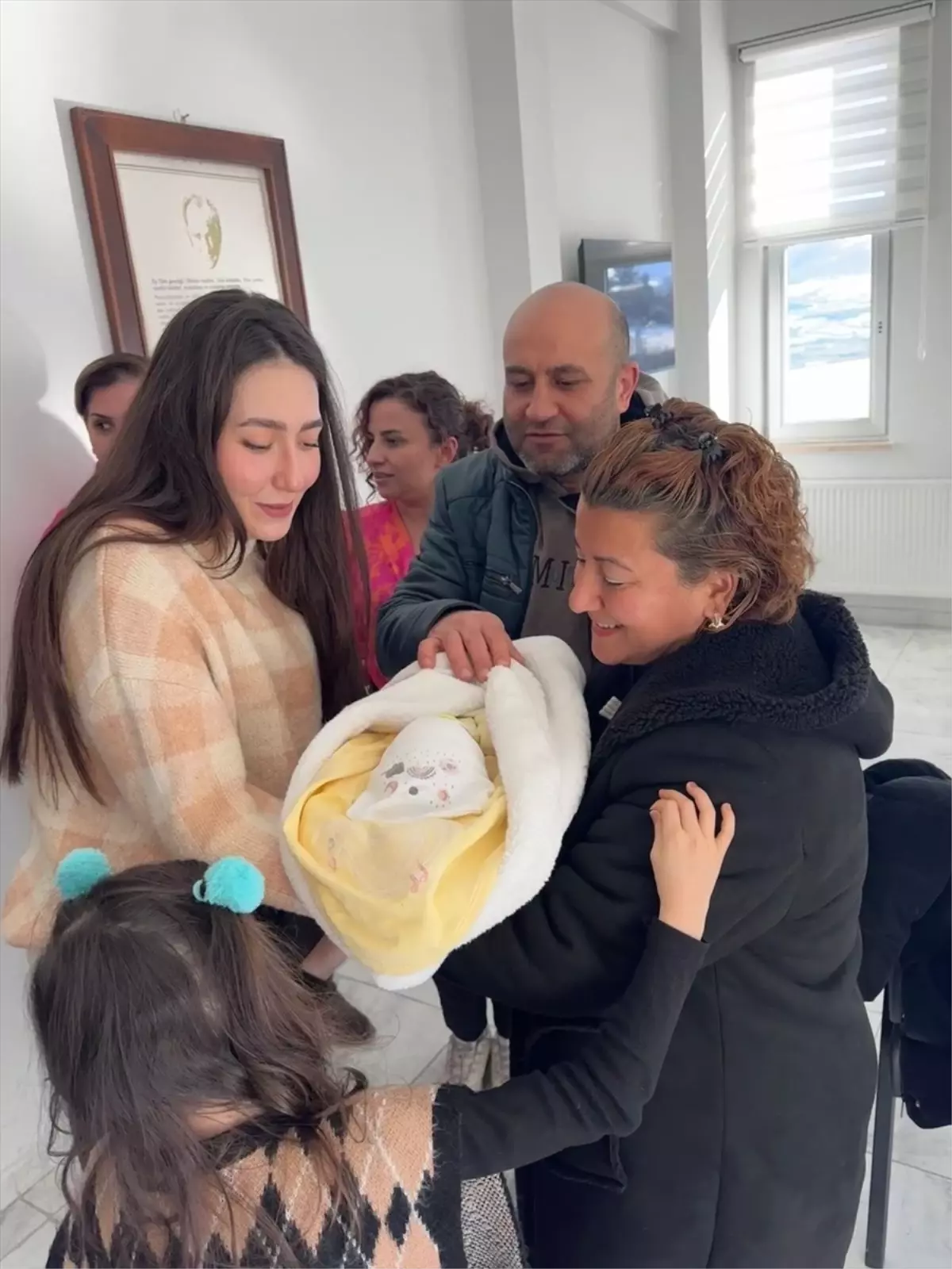 Samsun’da Geçici Koruyucu Aile Modelinin 100. Bebeği Ailesine Kavuşturuldu