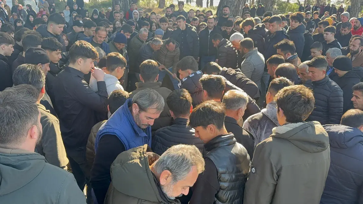 Antalya’da Karne Yolculuğu Sırasında Meydana Gelen Motosiklet Kazası ve Hasan Demir’in Defni