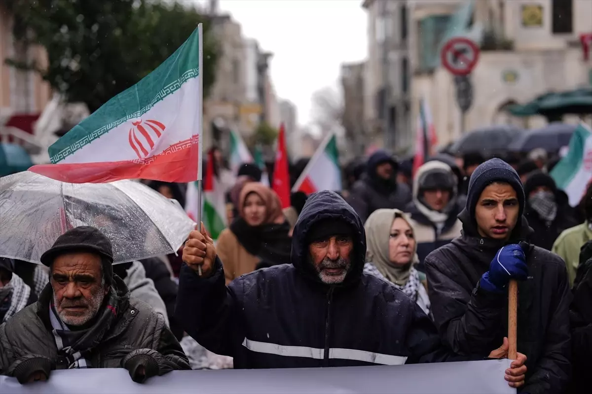 İran’a Destek Eylemi: ABD ve İsrail’e Karşı İstanbul’da Protesto