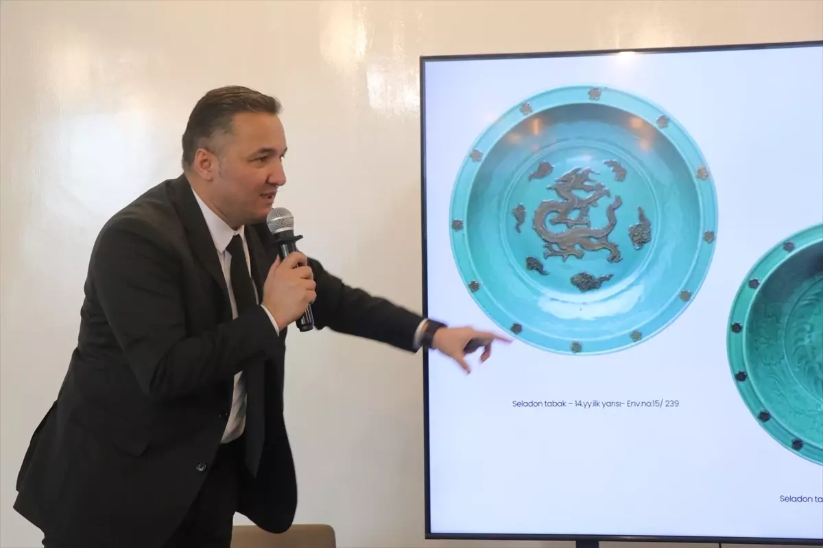 Pekin'de İpek Yolu ve Çin Porselenleri Üzerine Derinlemesine Sempozyum