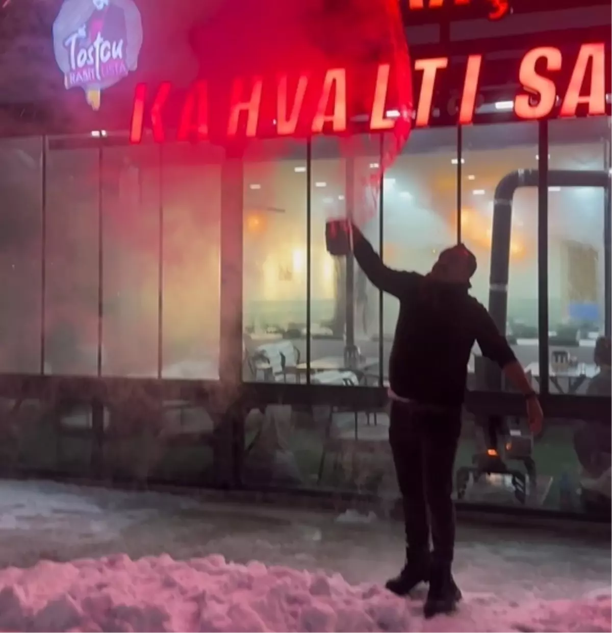 Sivas'ta Esnafın Sıcak Su Deneyi Kaza Sonucu Hastaneye Yatırıldı