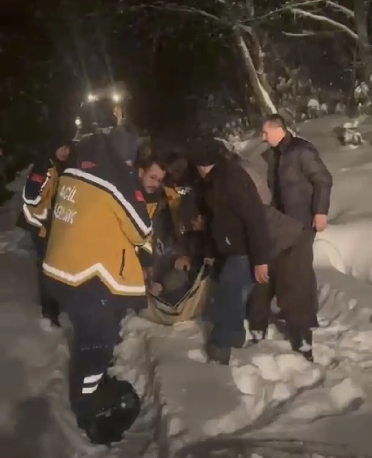 Kastamonu’da Kar Engelini Aşan Zorlu Kurtarma: Hasta Hastaneye Ulaştı