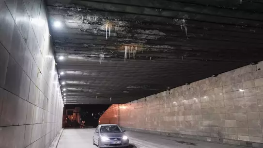 Ankara'da karla kaplı binalar ve soğuk hava