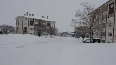 Temizlik makineleriyle yol açma çalışması