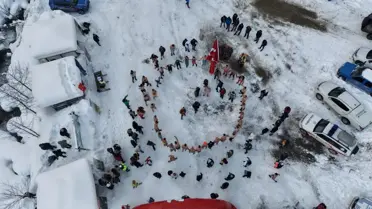 Buzlu gölde yüzme anı