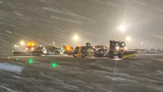 Kar yağışı etkisiyle Sabiha Gökçen Havalimanı'nda uçuşlar