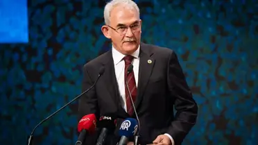 Finalistlerin sahnede ödül alması